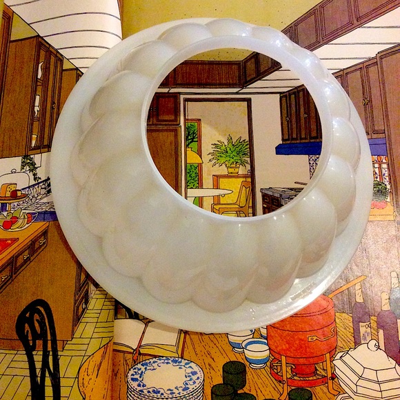 Fun Retro Jell-O Mold Set! - Picture 2 of 6